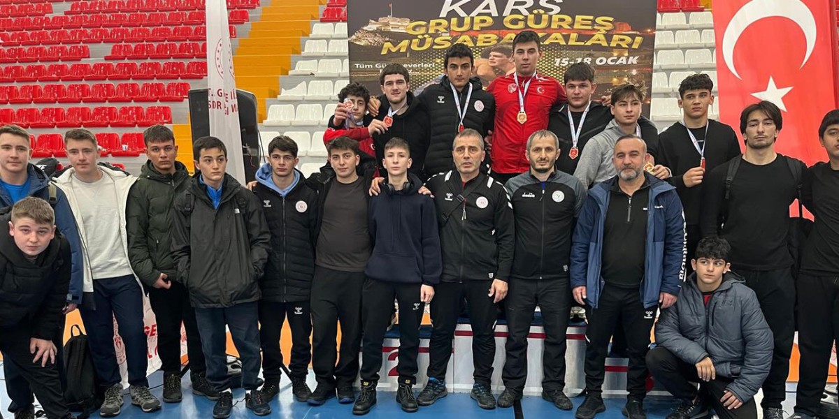 Rize’nin Genç Güreşçileri Kars’ta Zirveye Çıktı
