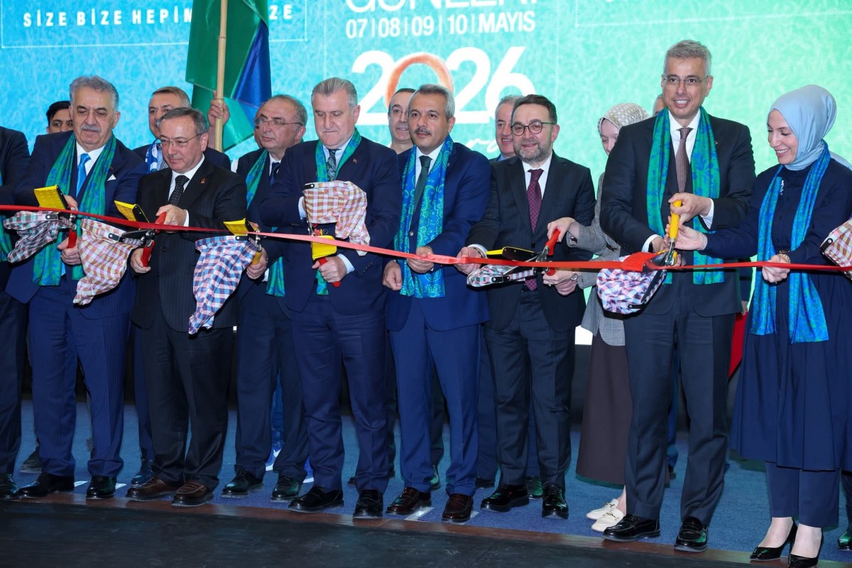 Başkent’te Rize Rüzgarı! Açılış Kurdelesi Çay Makası ile Kesildi